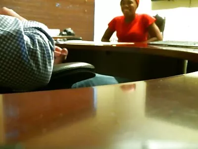 பொன்னிறம் மெல்ல சவாரி செய்து கழுதையைப் பிடிக்கும்