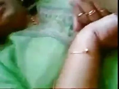 அந்த இறுக்கமான கழுதை கடினமாக துளையிடுகிறது