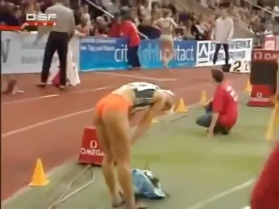 பதப்படுத்தப்பட்ட குழந்தை கொம்பானது