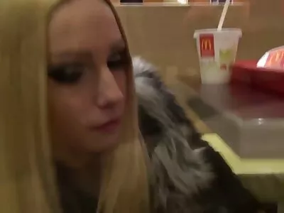 ஸ்லிம் கேல் சொந்தமான சிறிய டைட்கள்