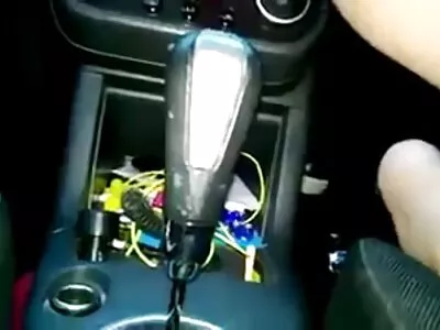 அவள் கையாளும் அளவுக்கு நான் அவளை ஆழமாகத் துளைத்தேன்!