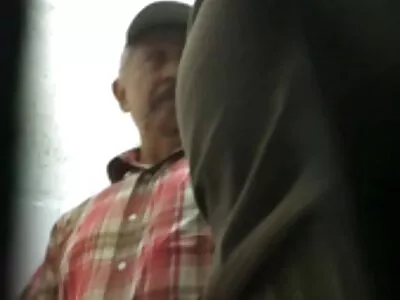 எனவே அழகான அழகி மனைவி மெல்ல உறிஞ்சும் பிறகு அவெசோன் குத நடவடிக்கை என் நண்பர்களே, அனுபவிக்கவும்