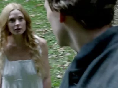 அழகான அழகி காதலி ஒரு ரியாலிட்டி அமெச்சூர் ஷோவில் ஒரு நரகத்தை உருவாக்குகிறார்