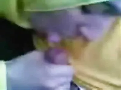 பதின்வயதினர் சில விந்துக்களைப் பெறுகிறார்கள்