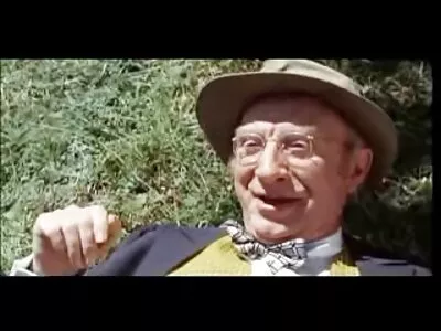 அழகான பச்சை அழகி மனைவி கணவனால் வீடியோ சவாரி சேவலில் எடுக்கப்பட்டது, அனுபவிக்கவும்