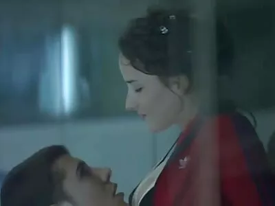 பிபிடபிள்யூ பேப் ஃபெட்டிஷ் விளையாட்டுகளில் ஈடுபட்டுள்ளார்