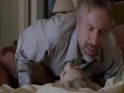 ஒரு நல்ல கழுதை குதித்து மெல்ல சவாரி செய்யும் டீன்