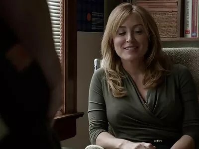 இரக்கமில்லாமல் அவளைத் துடைப்பது