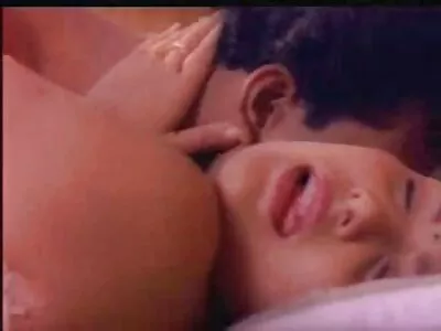 அழகான அழகி மில்ஃப் மனைவி வியாழக்கிழமை இரவு வீட்டில் கடினமான நாய் பாணியைப் பெறுங்கள், மகிழுங்கள்