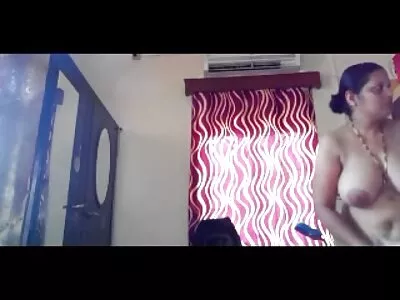 ஆஸ் கோய்ட் கேமராவுக்குப் பதுங்கியது