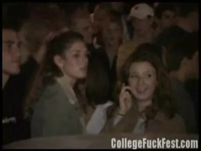 ப்ளாண்ட் தனது மனிதனுடன் விளையாடுகிறார்