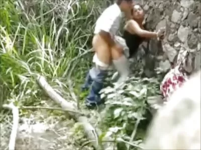 அமெச்சூர் தம்பதியினர் வீட்டில் புணர்கிறார்கள்