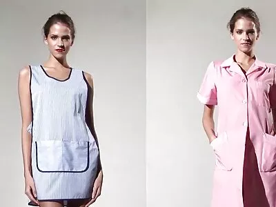 மெலிந்த சிவப்பு தலைப்பகுதி பின்னால் இருந்து குடுத்ததை பதிவு செய்தது