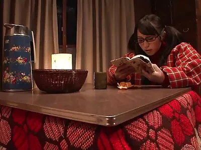 எனவே அழகான அழகி மில்ஃப் மனைவி கணவரின் கட்டளைகளைப் பின்பற்றி இந்த வீடியோவை ஏற்றுக்கொள்ளுங்கள்