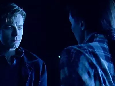 ஸ்லட் அவளது கழுதைக்குள் சிக்கியது