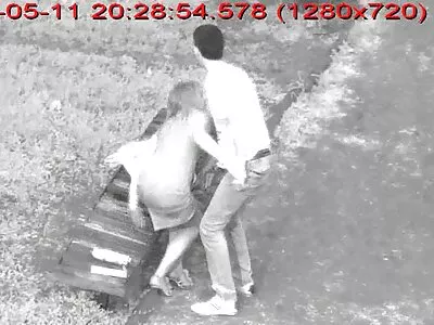 பால் உறிஞ்சும் சேவல் மற்றும் pov இல் நிரப்பப்படுகிறது