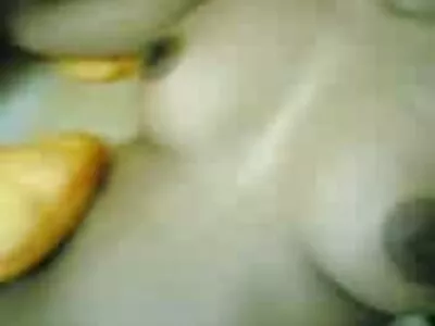 மூன்று பெண்கள் சில காதல் செய்கிறார்கள்