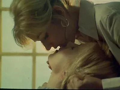 ஒரு பெண்ணுடன் நாய் பாணியில் செக்ஸ்