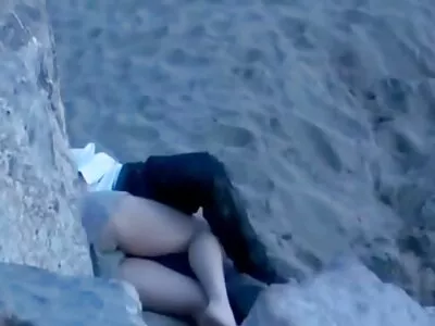 கவர்ச்சியான குஞ்சு அலுவலகத்தில் சுயஇன்பம் செய்கிறார்