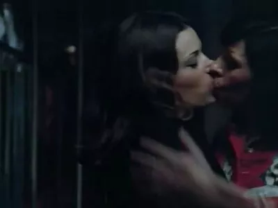 மிகவும் அழகான மெக்ஸிகன் அழகி காதலி வீட்டில் ஒரு கவர்ச்சியான பாலியல் வேடிக்கை வீடியோவை உருவாக்கவும், அடடா!