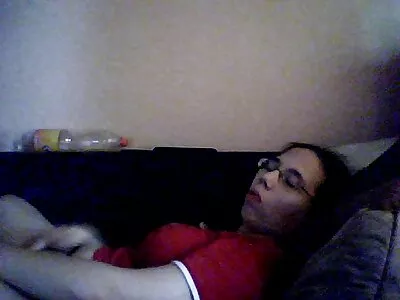 பதப்படுத்தப்பட்ட அழகி மோதியது மற்றும் அவளது கழுதை கிரீம் செய்யப்படுகிறது