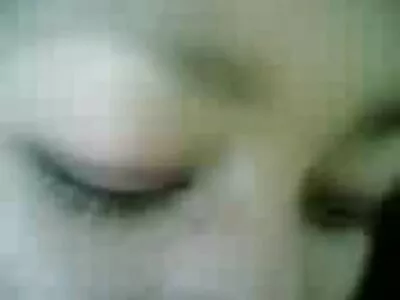 பெரிய நுனிகளைக் கொண்ட MILF டிக் மற்றும் செக்ஸ் பொம்மையை உறிஞ்சுகிறது