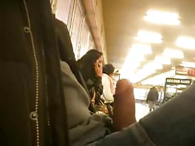 அவள் ஒரு குறும்புக்கார பெண்